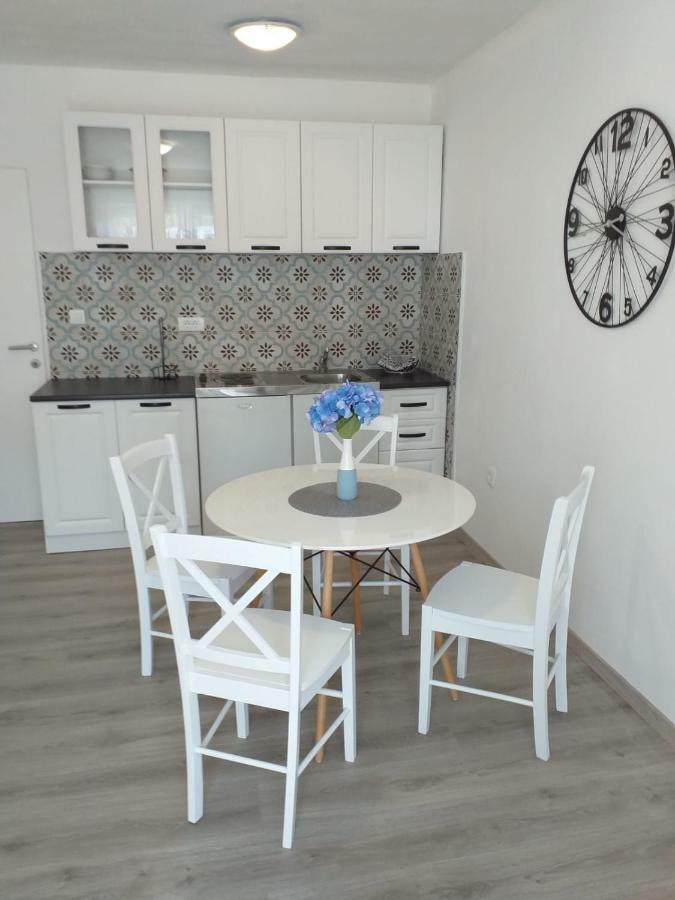 Apartments Villa Antony Drvenik  Luaran gambar