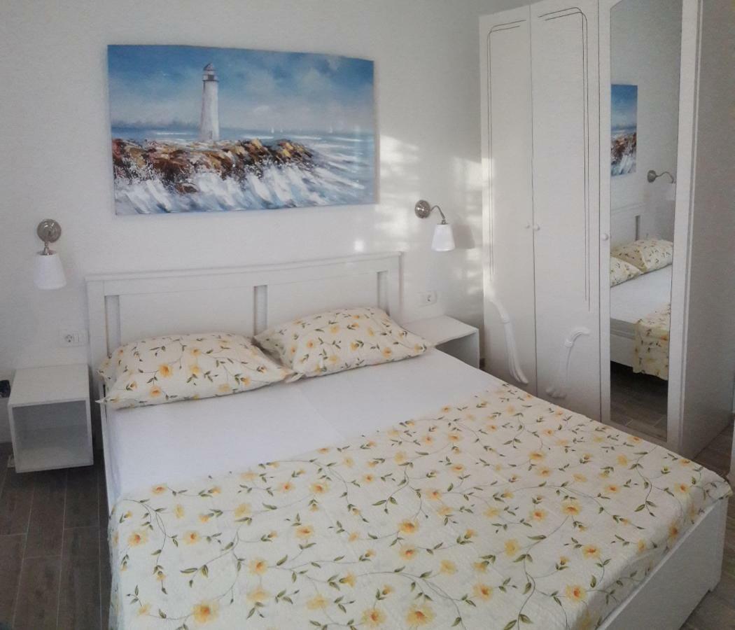 Apartments Villa Antony Drvenik  Luaran gambar